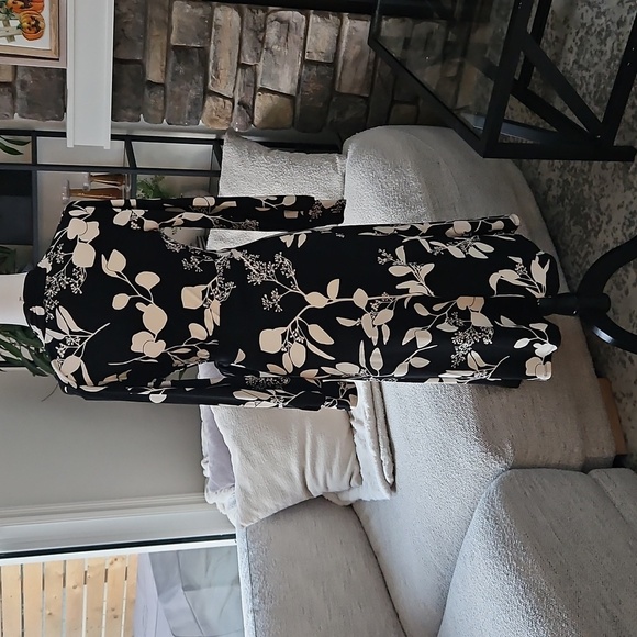 Nwt h&m floral dress Small - Picture 3 of 3